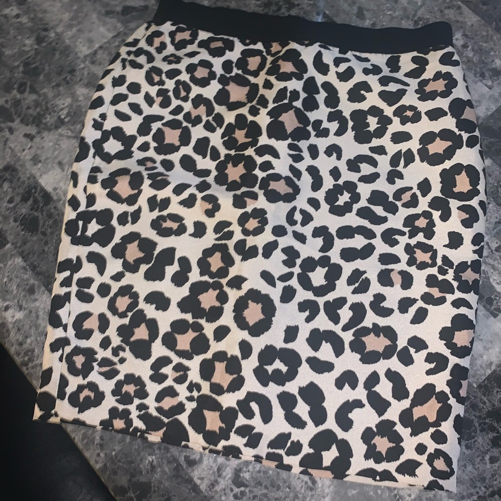 Ann Taylor Spring Leopard Pencil Skirt Size 10 NWT - Picture 6 of 8